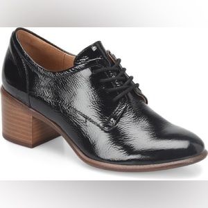 NWOB Sofft “Patience” black patent leather oxfords, size 10